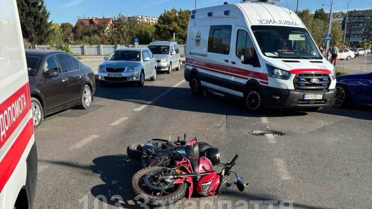 Súlyos motorbaleset történt az Ungvári járásban: két tizenéves sérült