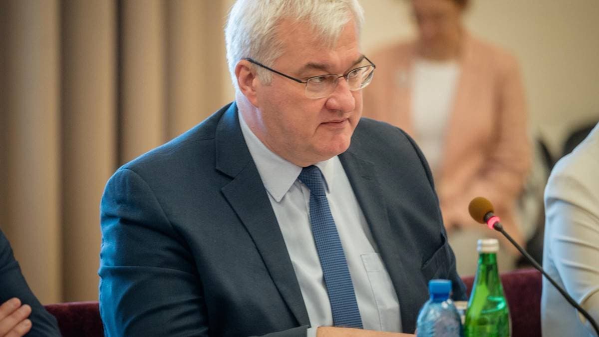Ukrajna keményen bírálja az EU döntését két orosz oligarcha szankcióinak feloldásáról