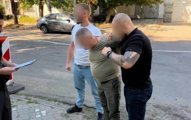 Kenőpénz elfogása miatt őrizetbe vették a mikolajivi TCK vezetőjét
