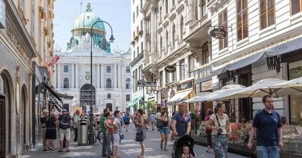 Ausztriában elítéltek két belarusz unokatestvért hadiáruk Oroszországnak történő szállítása miatt