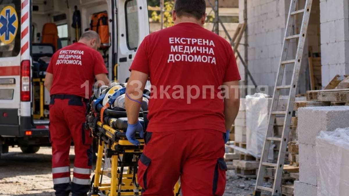 Drámai zuhanás Huszton: építőmunkás életveszélyes sérülésekkel szállítva kórházba