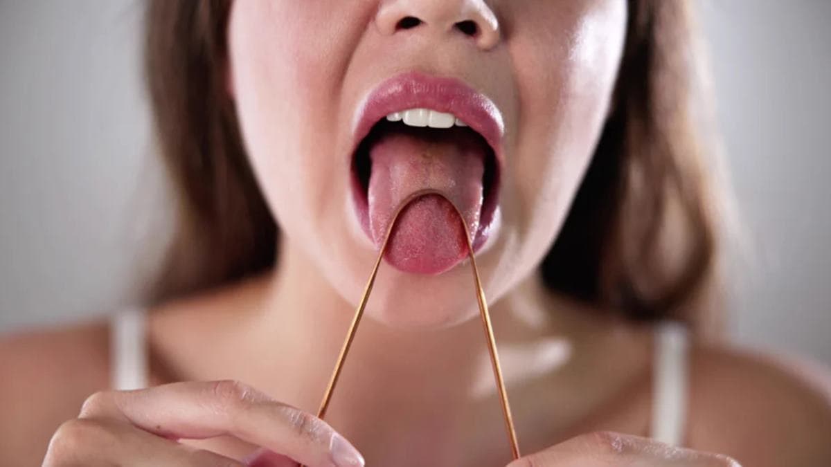 Ájurvédikus nyelvtisztítás: hogyan segítheti a szájhigiéniát a tudomány szerint?