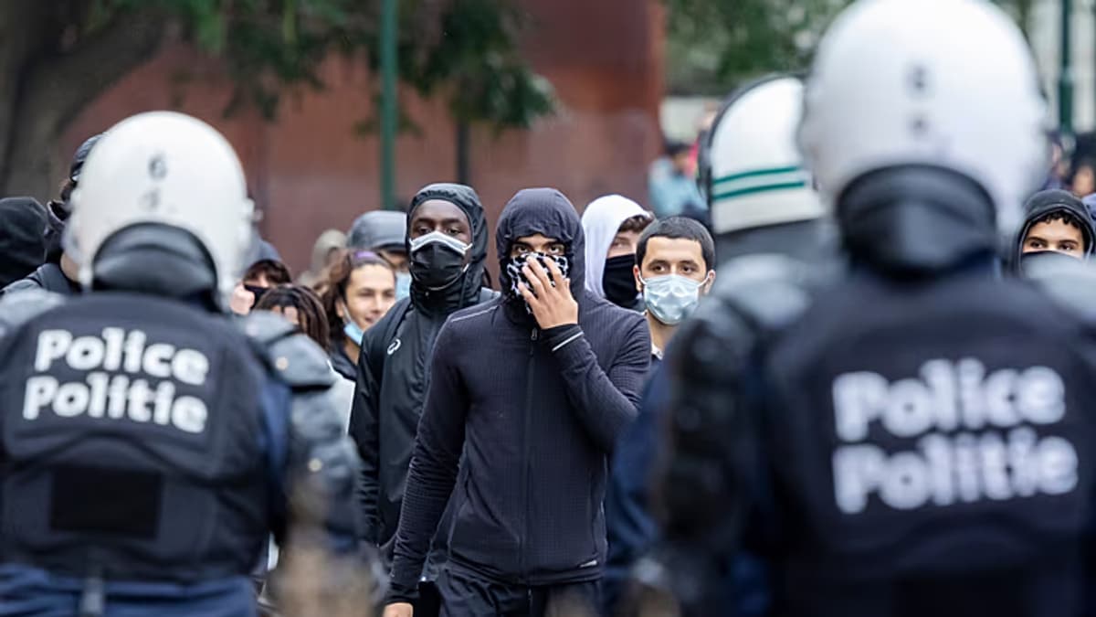 Brüsszelben erőszakba torkollott a megszorítások elleni tömegtüntetés