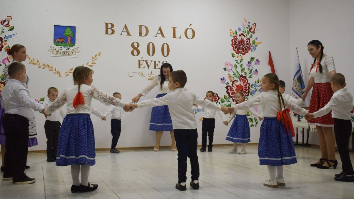 800 év hagyomány és közösség Badalón