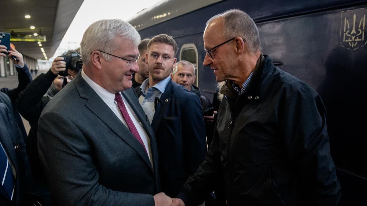 Merz német kancellár jelentős katonai segéllyel és fegyvergyártási tervekkel érkezett Kijevbe