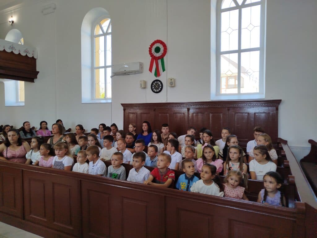 Izsnyétei Vakációs Bibliahét: Jézus üzenete a gyermekek számára
