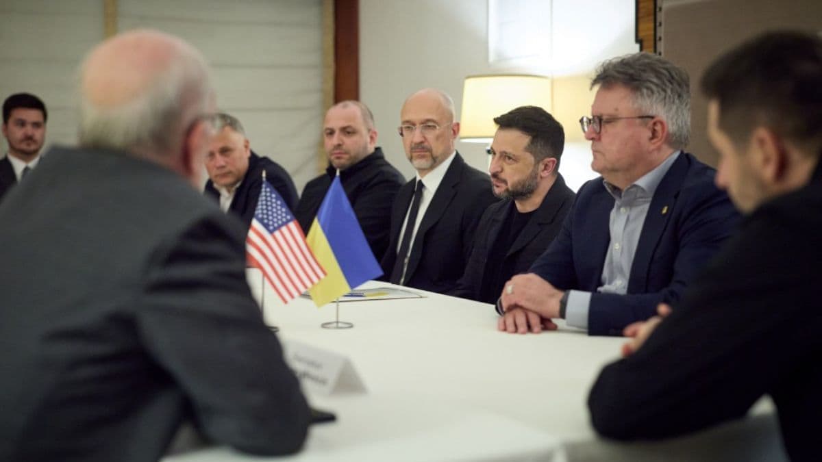 Zelenszkij és az amerikai szenátorok a szankciók és légvédelem ügyében egyeztettek