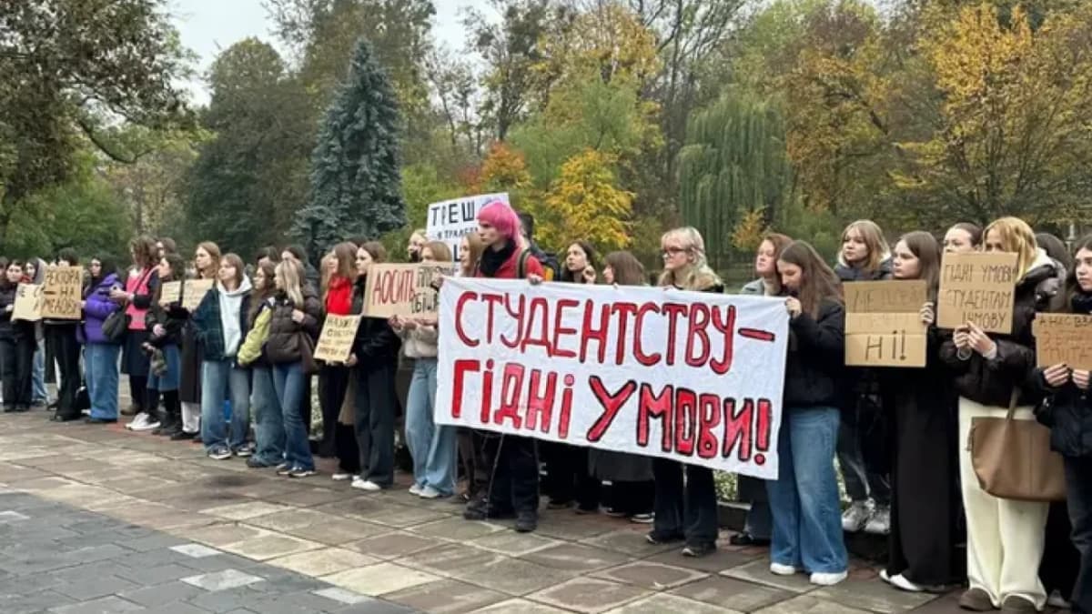 Lemberg: Hallgatói tiltakozás a Medova Pecseri utcai egyetemi épület miatt