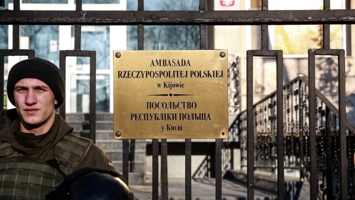 Lengyel külügy: Moszkva célja Európa megfélemlítése, támogatás Ukrajnának marad