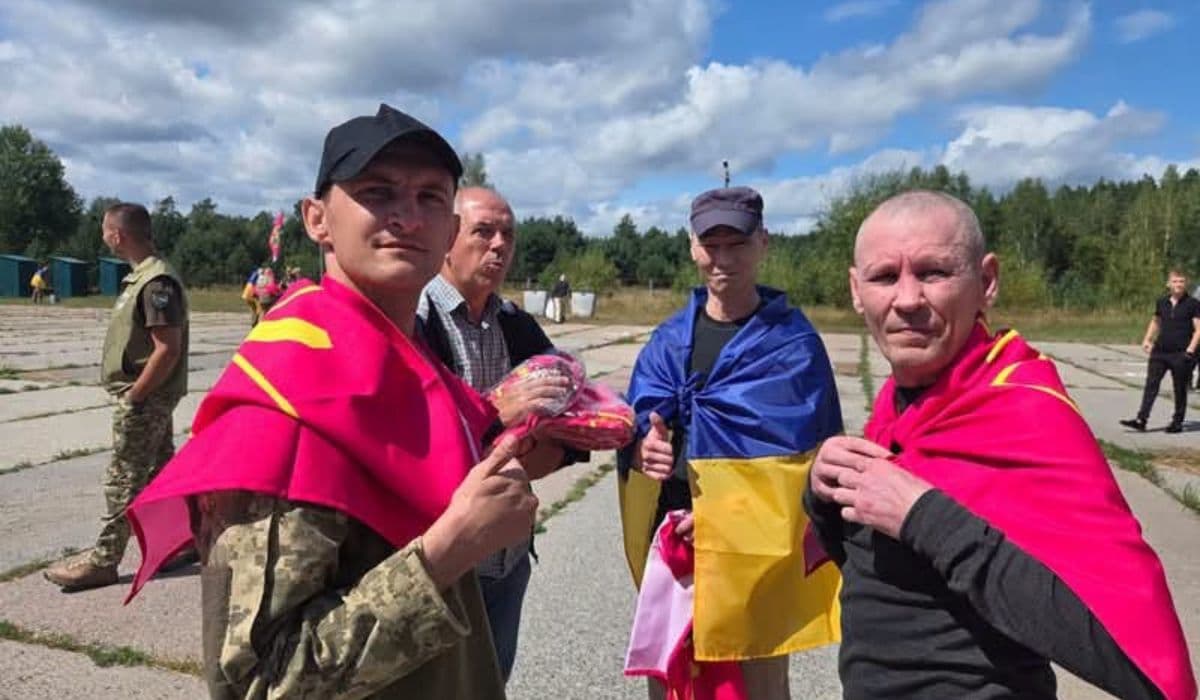 Százharminc ukrán katona térhetett haza az orosz fogságból, köztük négy kárpátaljai