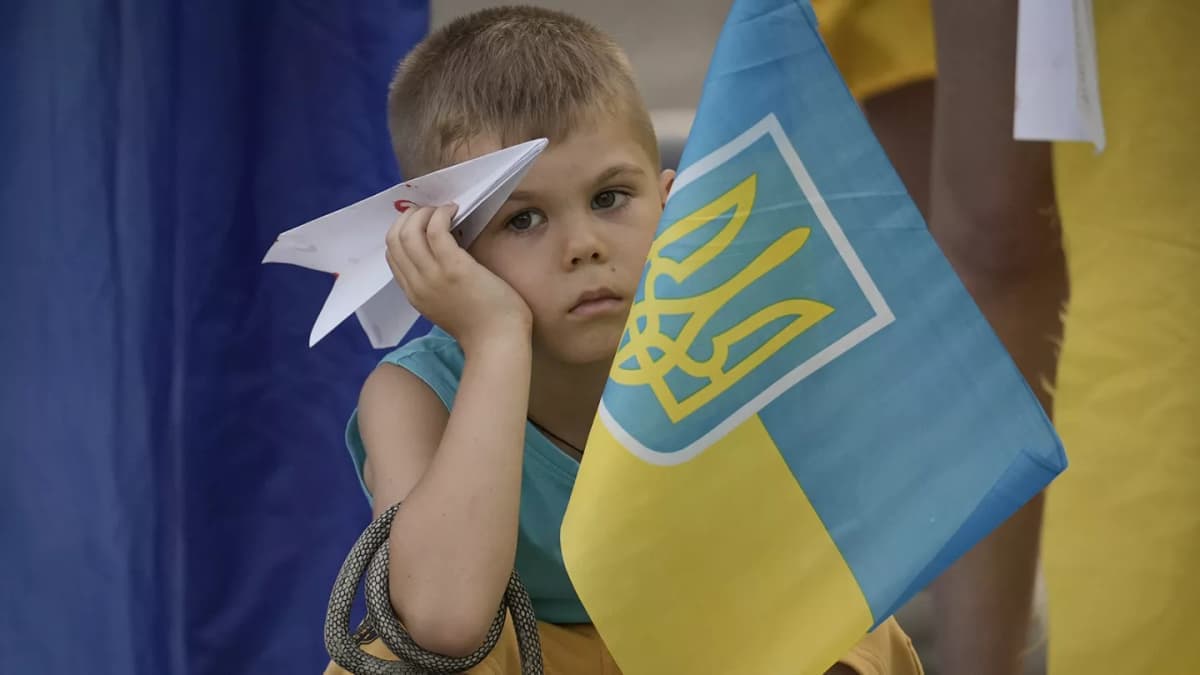 Az ukrán fiatalok ötöde külföldön képzeli el a jövőjét