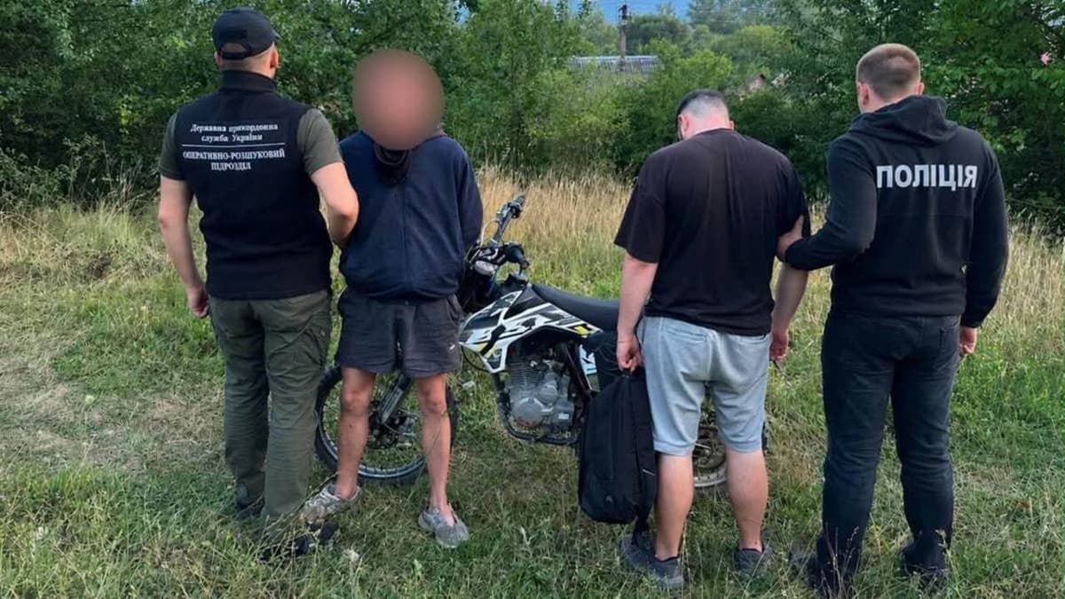 Lelepleztek egy embercsempész-hálózatot Kárpátalján: motorral vitték volna a Tiszához a migránst