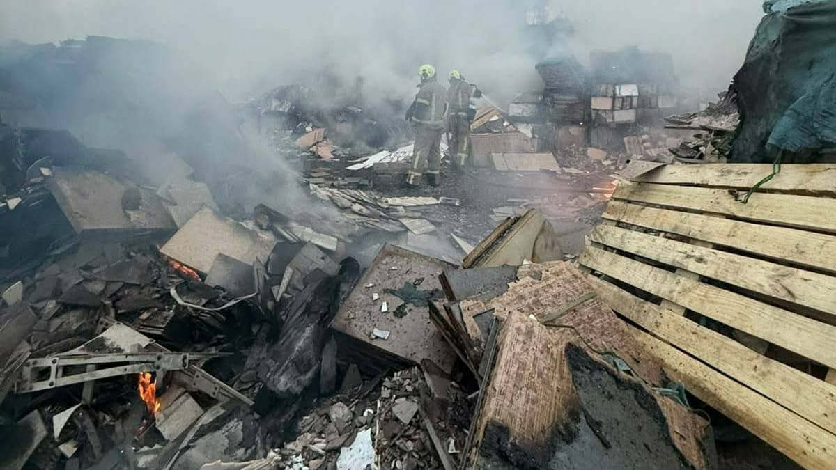 Újabb orosz légicsapások: halálos áldozatok és jelentős károk Ukrajnában
