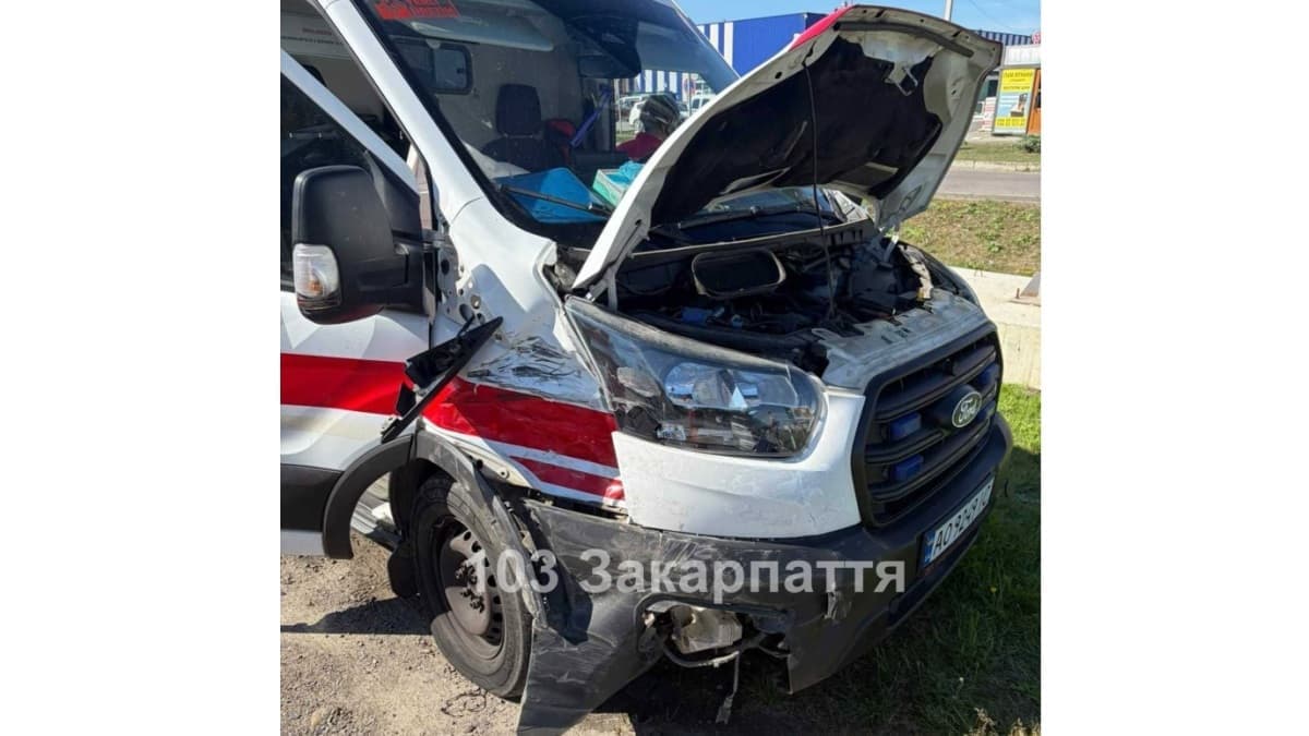 Mentőautó karambolozott Kárpátalján, beteg nem sérült meg