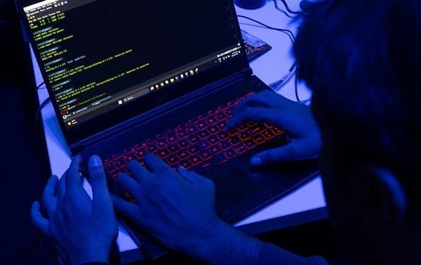 Súlyos adatvédelmi incidens: Hackertámadás érte három brit repülőtér hálózatát
