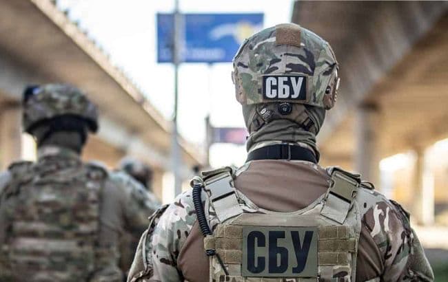 Fegyveres összecsapás és sérültek a kijevi nyomozati akció során