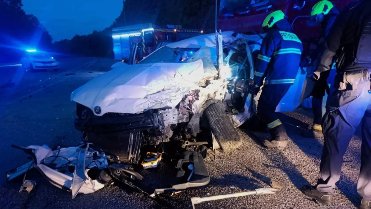 Személyautó karambolozott egy nemzetközi busszal Ungváron