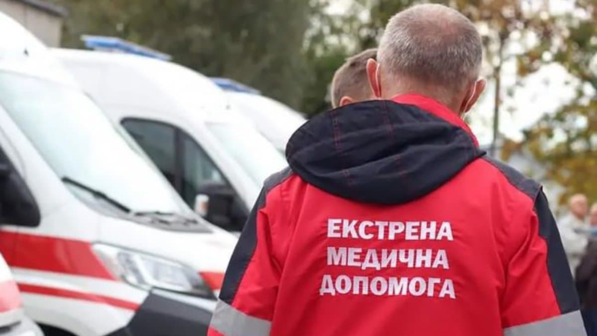 Motorkerékpár és személyautó ütközött a Técsői járásban, három sérült