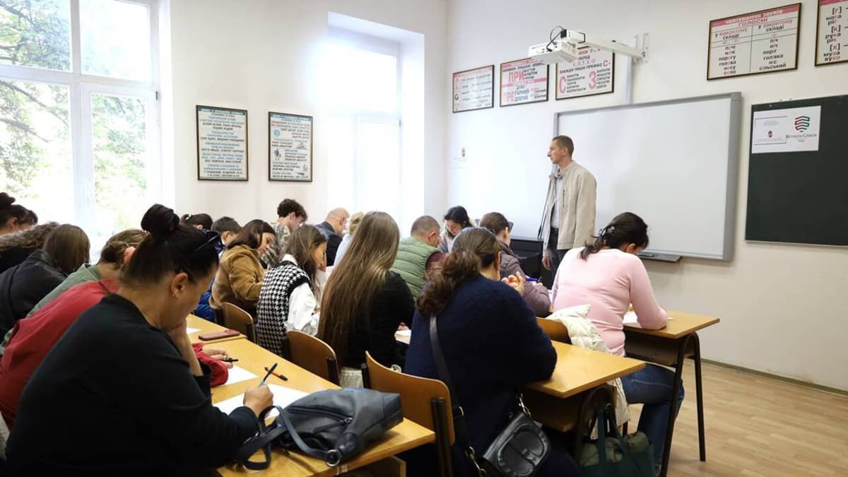 Nyelvtanfolyamok újraindultak a Rákóczi Egyetemen: kapuk nyílnak a világra