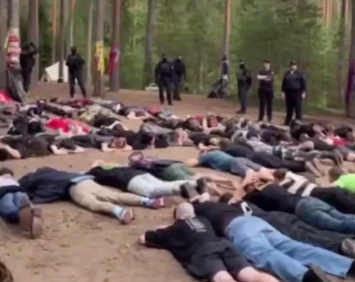 Orosz punkfesztiválon nagy razzia Ukrajna-párti dalok miatt