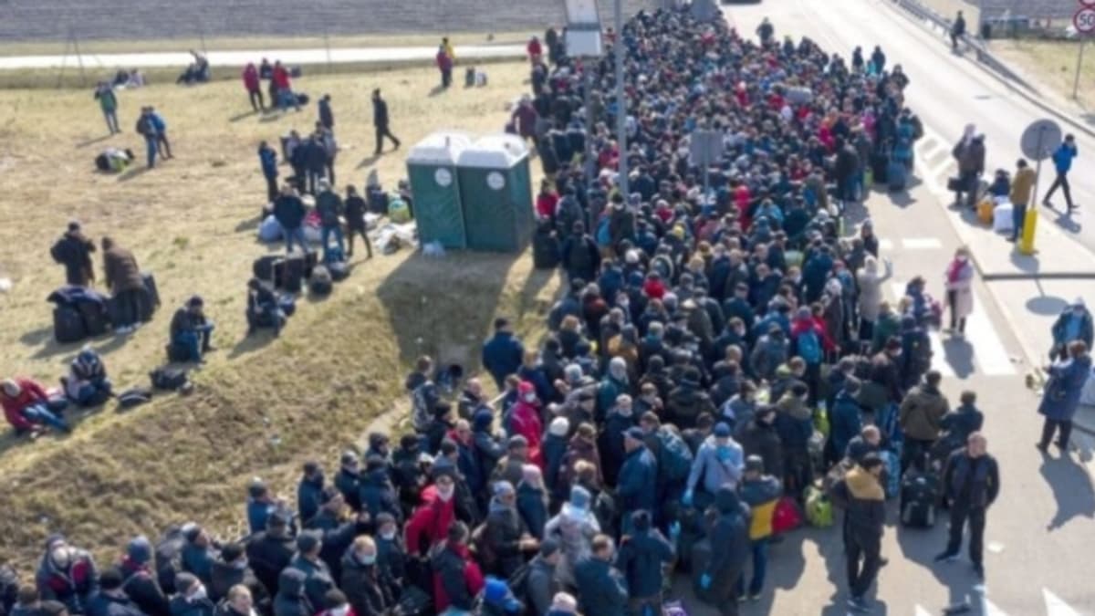 Zelenszkij Európa felé irányuló tömeges ukrán menekültáramlatot vetít előre