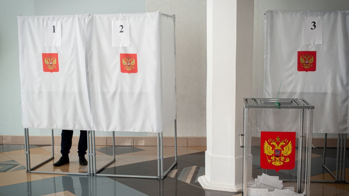 Elkezdődtek az orosz parlamenti és regionális választások az egész országban