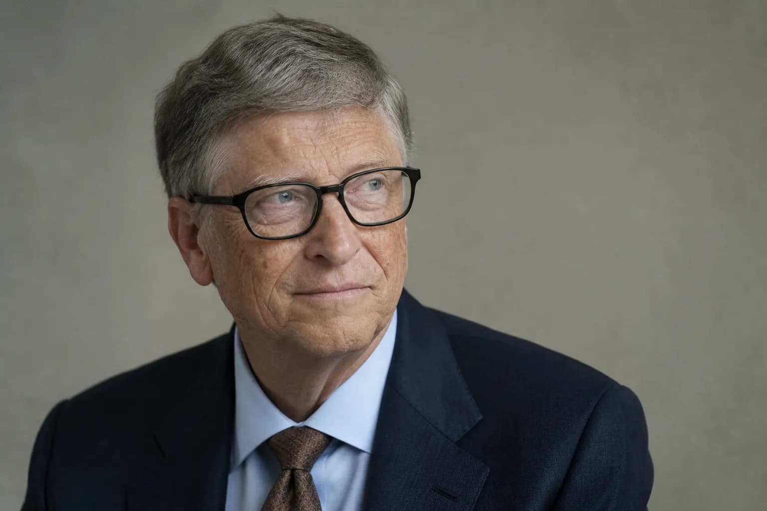 Bill Gates: Bizonyos szakmákat kizárólag embereknek kell fenntartani a mesterséges intelligencia korában