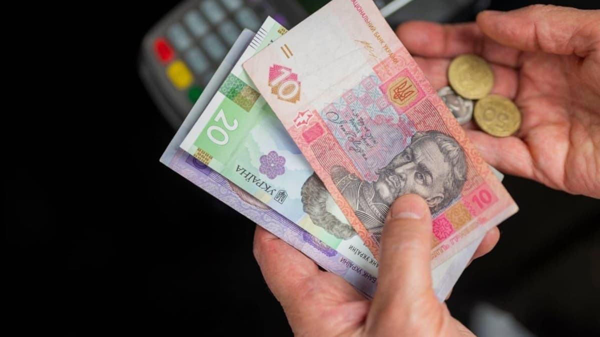 Új szabályok lépnek életbe októbertől az ukrajnai nyugdíjak kifizetésében