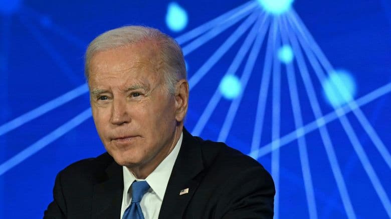 Joe Biden évekkel ezelőtt elismerte titkos dokumentumok birtoklását hangfelvételeken
