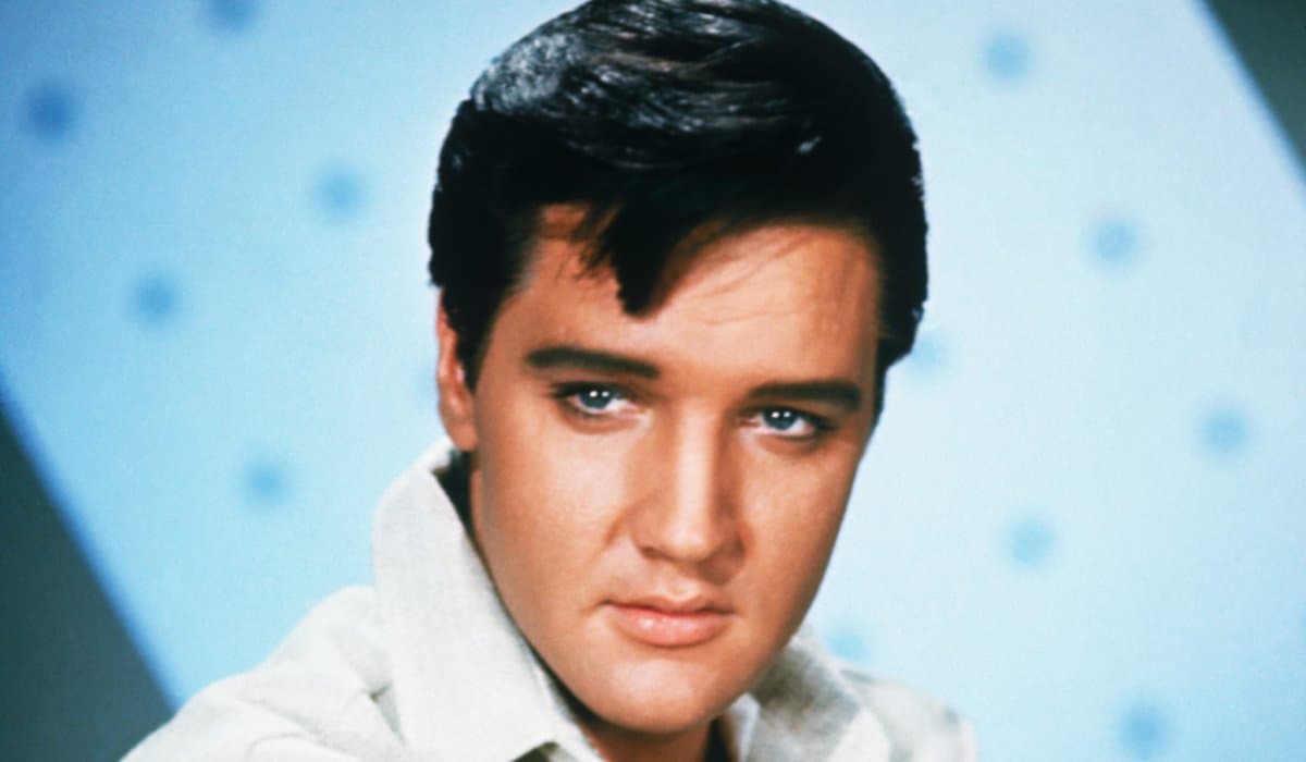 Elvis Presley halálának 49. évfordulója: örökség rock és gospel zenében