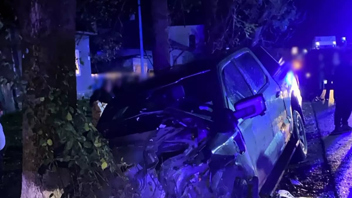 Két sérültet mentettek ki egy súlyos baleset helyszínén Kőrösmezőn