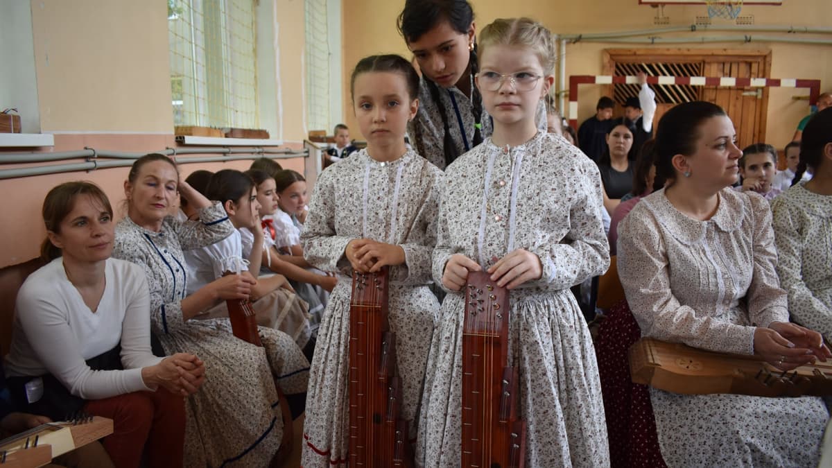 Hetedik éve élénken tartja a néptánc a kárpátaljai fiatalok kultúráját