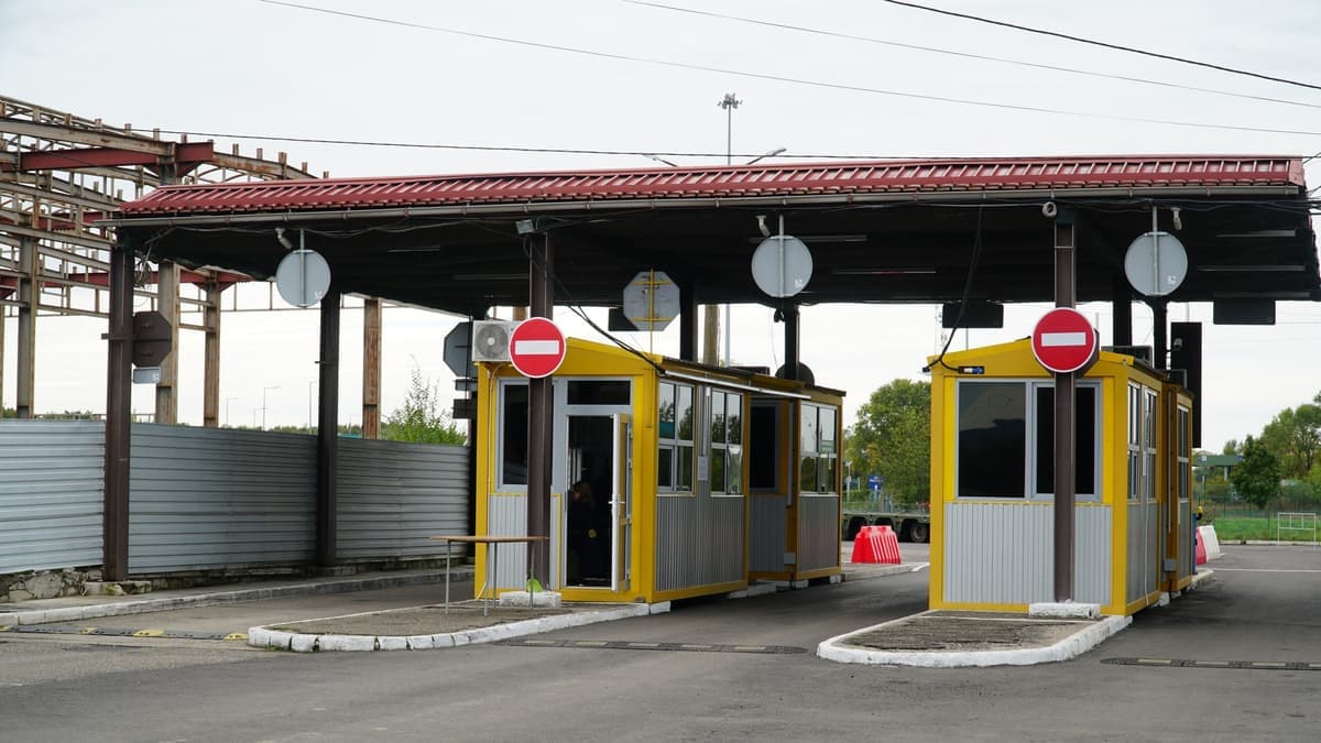 135 mobil óvóhely érkezik az ukrán határ túloldalára öt régióban