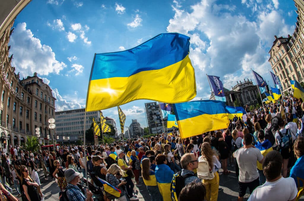 Az EU meghosszabbította az ukrán menekültek ideiglenes védelmét új szabályokkal a hadkötelesek számára