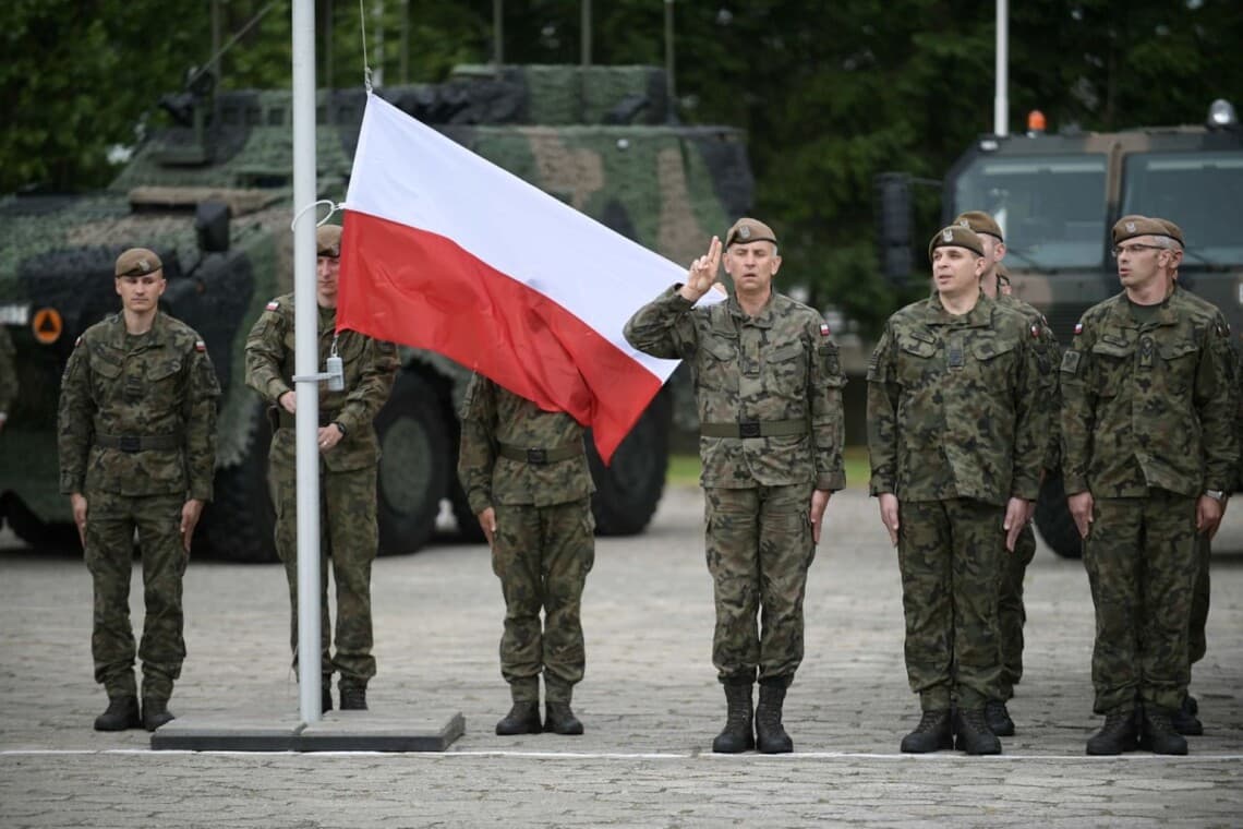 Lengyelország drasztikusan bővíti hadseregét: félmilliós katonai erő a cél