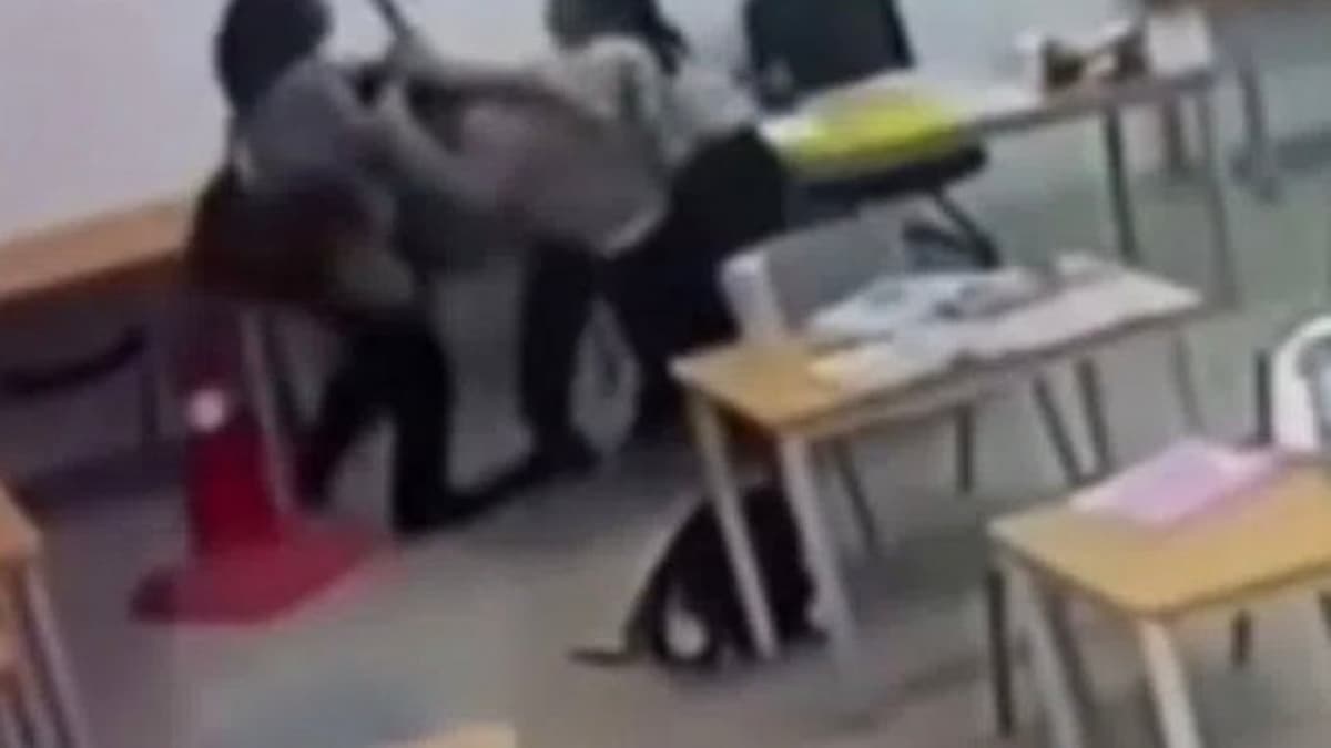 Élőben közvetítette iskolai baltás támadását egy 16 éves fiú Malajziában