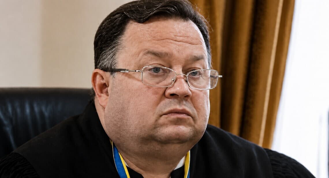Kárpátaljai bíró kötelezettségei 2026-ig fennmaradnak korrupciós vádak miatt