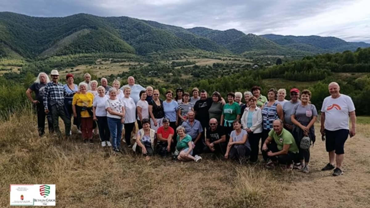 Nagyszülők számára szervezett feltöltődős hétvége Viharoson a KMNE szervezésében