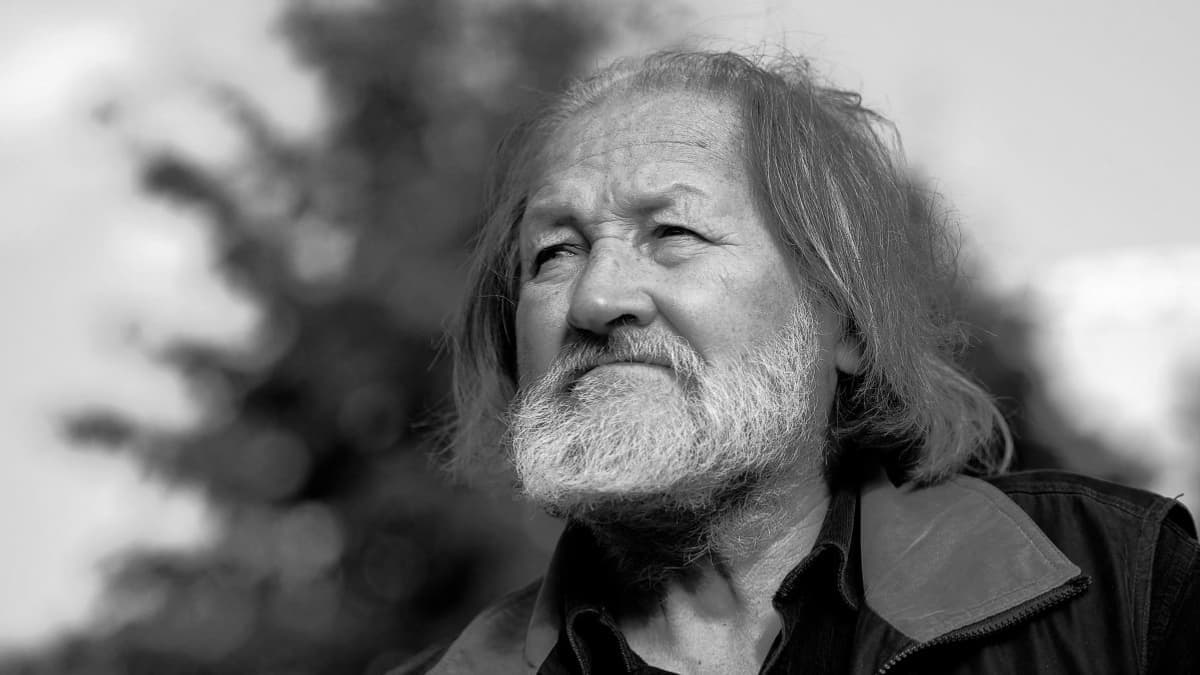 Buda Ferenc költészete őszről: lángoló képek és mély érzelmek