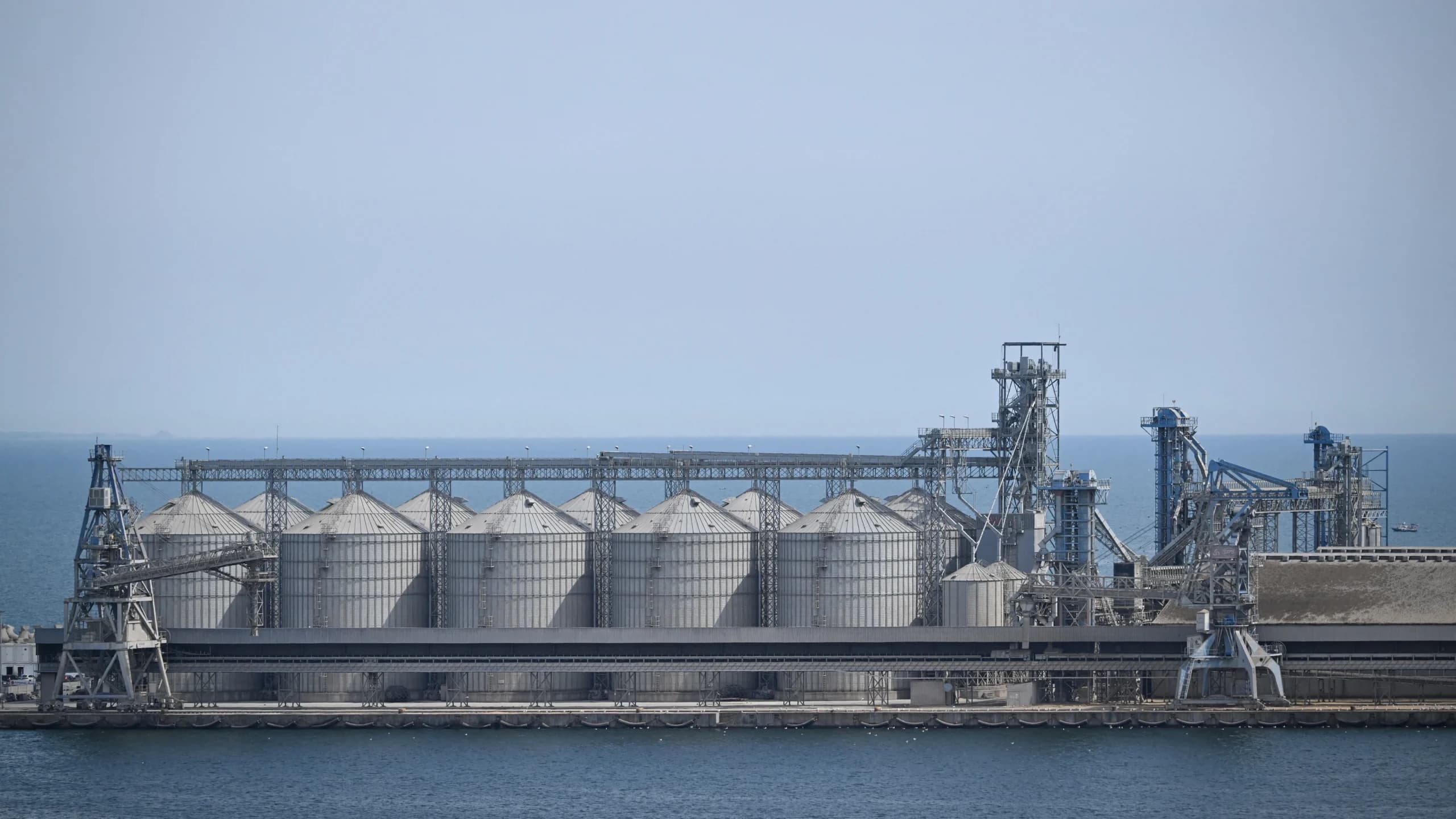 Törökország új biztonsági folyosót tervez a fekete-tengeri gabonaexport újraindítására
