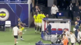Verekedés és botrány a BL selejtezőjén: Guendouzi provokációja balhéba torkollott