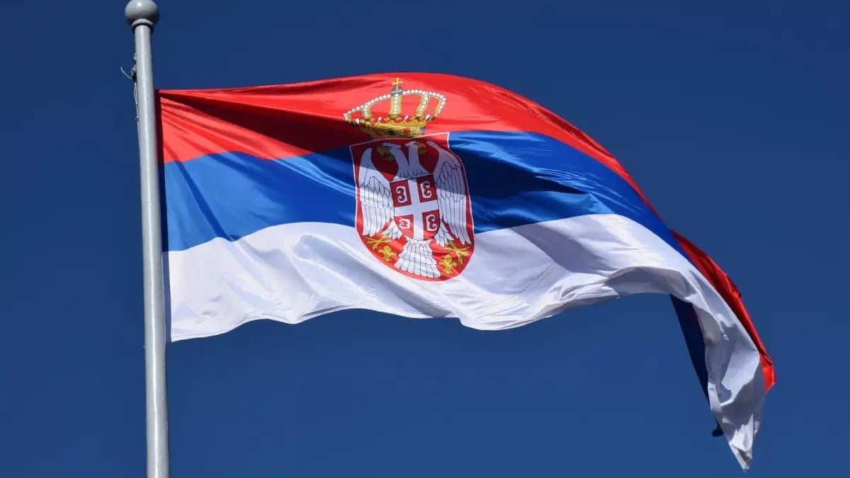 Előrehozott választás elé néz Szerbia: a kormány parlament-feloszlatást javasol