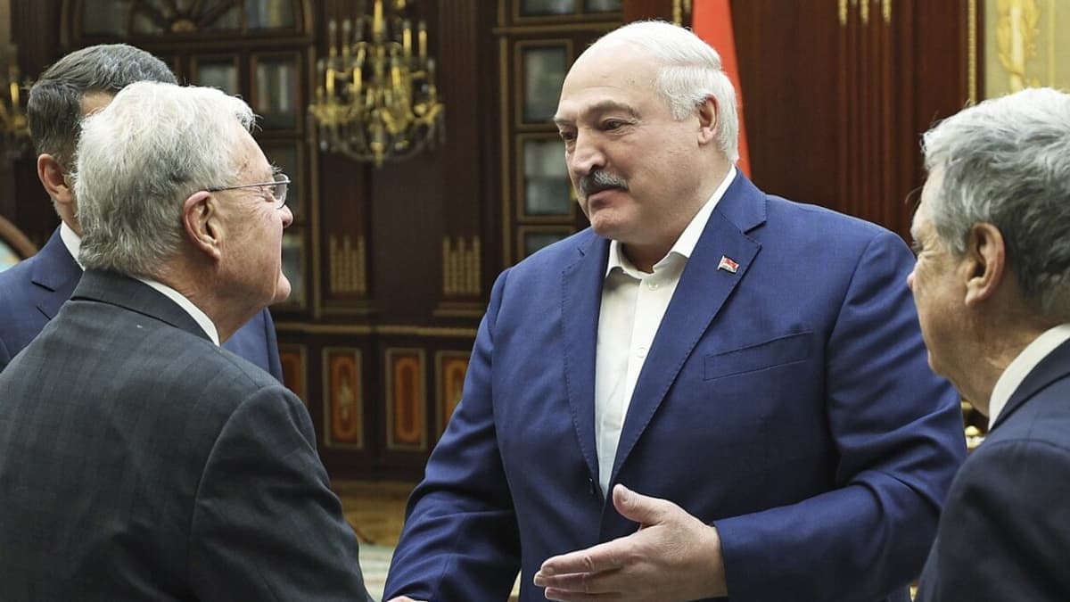 Fehérorosz politikai foglyok szabadulnak az USA-val kötött megállapodás nyomán