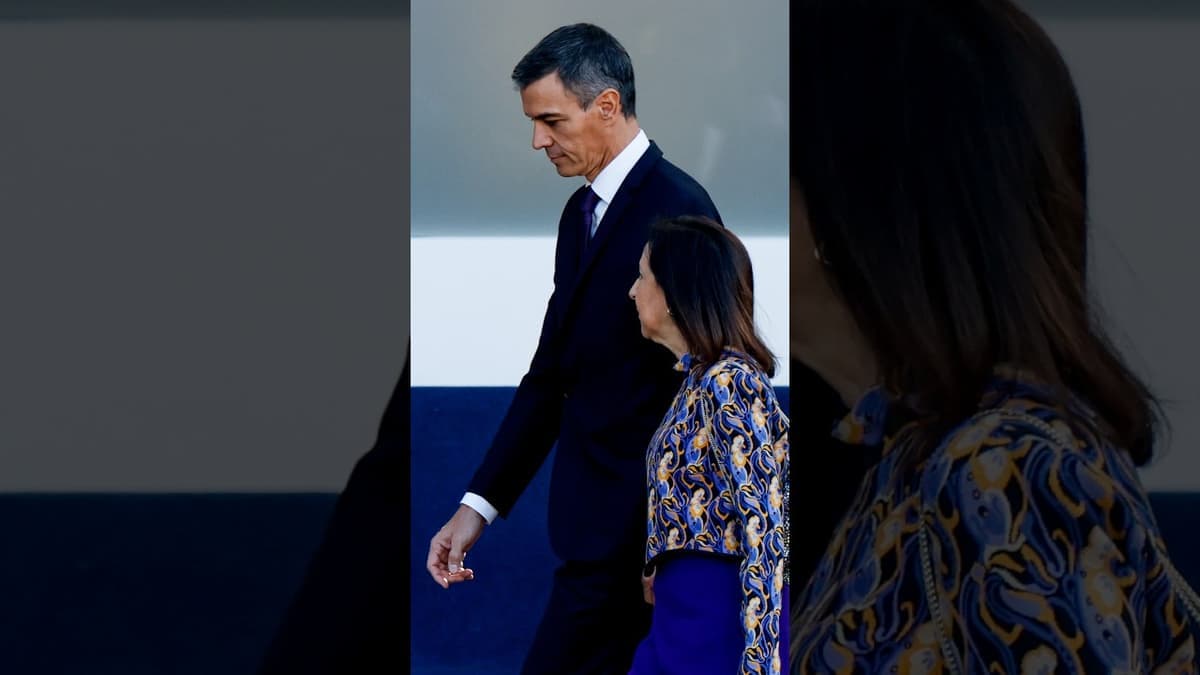 Fütty és tiltakozás kísérte Pedro Sánchez megjelenését a spanyol katonai parádén