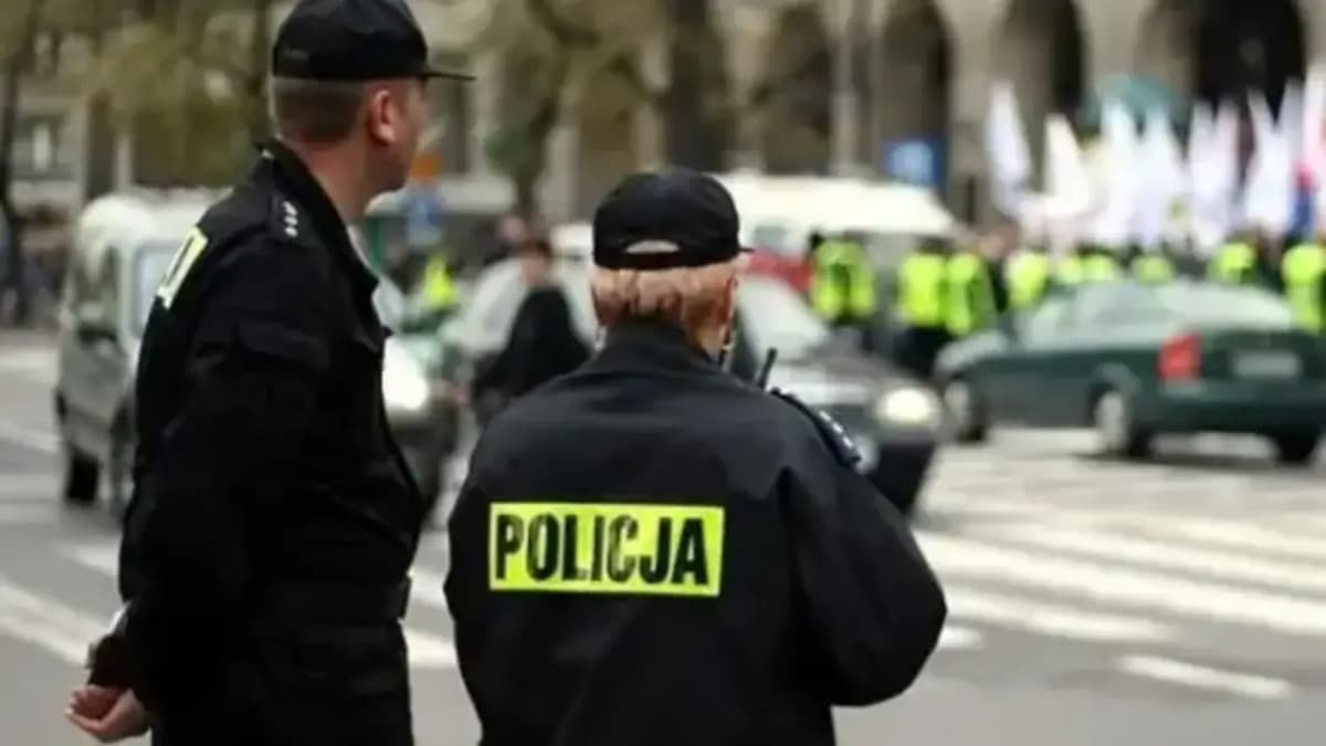 Tömeges rendőrségi ellenőrzések Lengyelország iskoláiban a halálos késelések nyomán