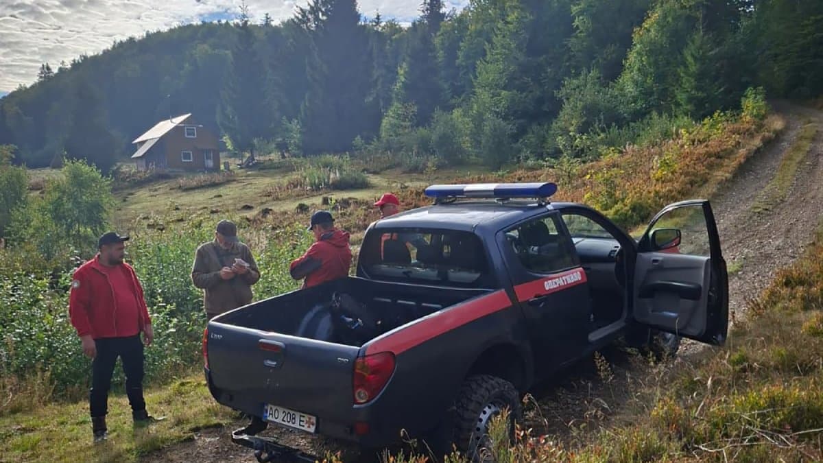 Eltűnt egy 71 éves férfi a Rahói járás erdeiben, második napja tart a keresés