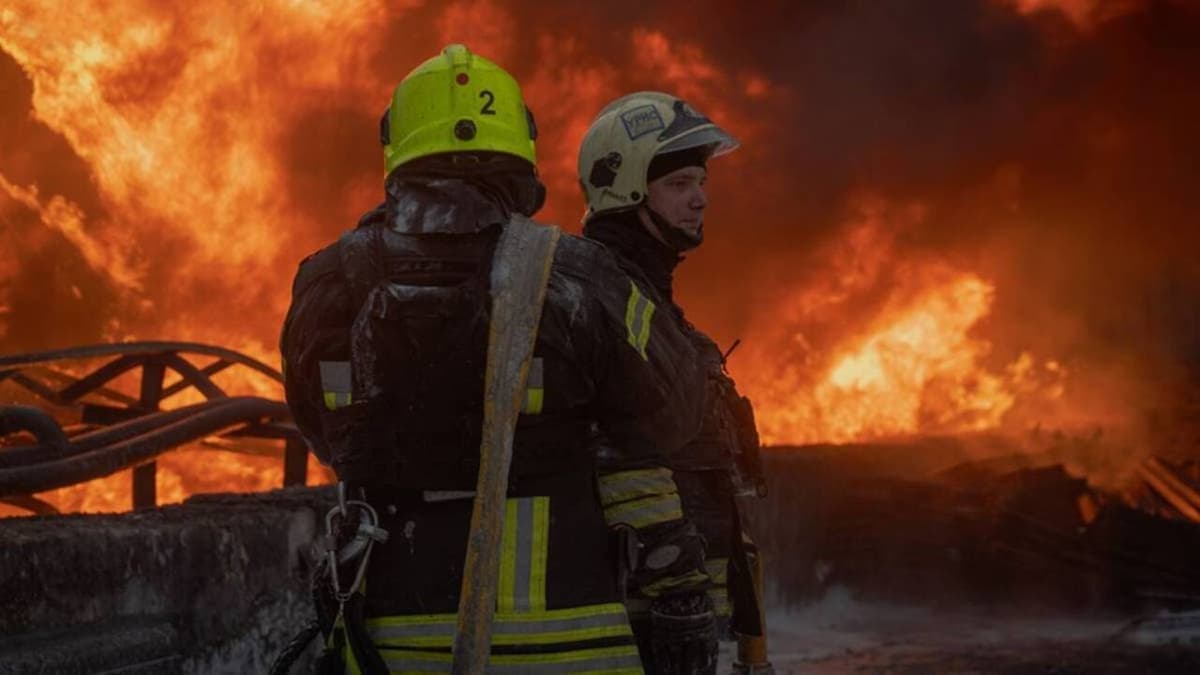 Orosz támadások nyomán súlyos áramszünetek és halálesetek Ukrajnában