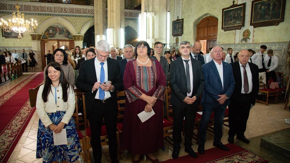 Új tanév kezdete a Kárpátaljai Magyar Líceumban: hit és közösség az anyanyelvű oktatás mögött