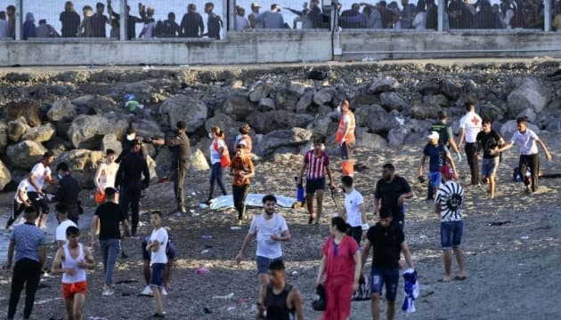 Fokozott határvédelem Ceutában a migránsinvázió megismétlődése miatt