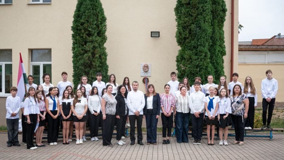 Kossuth Lajos szellemében ünnepeltek a beregszászi Kossuth líceumban